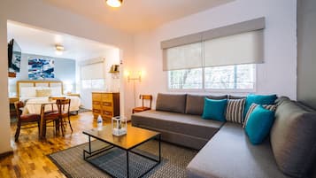 Premium bedding, pillow-top beds, minibar, in-room safe