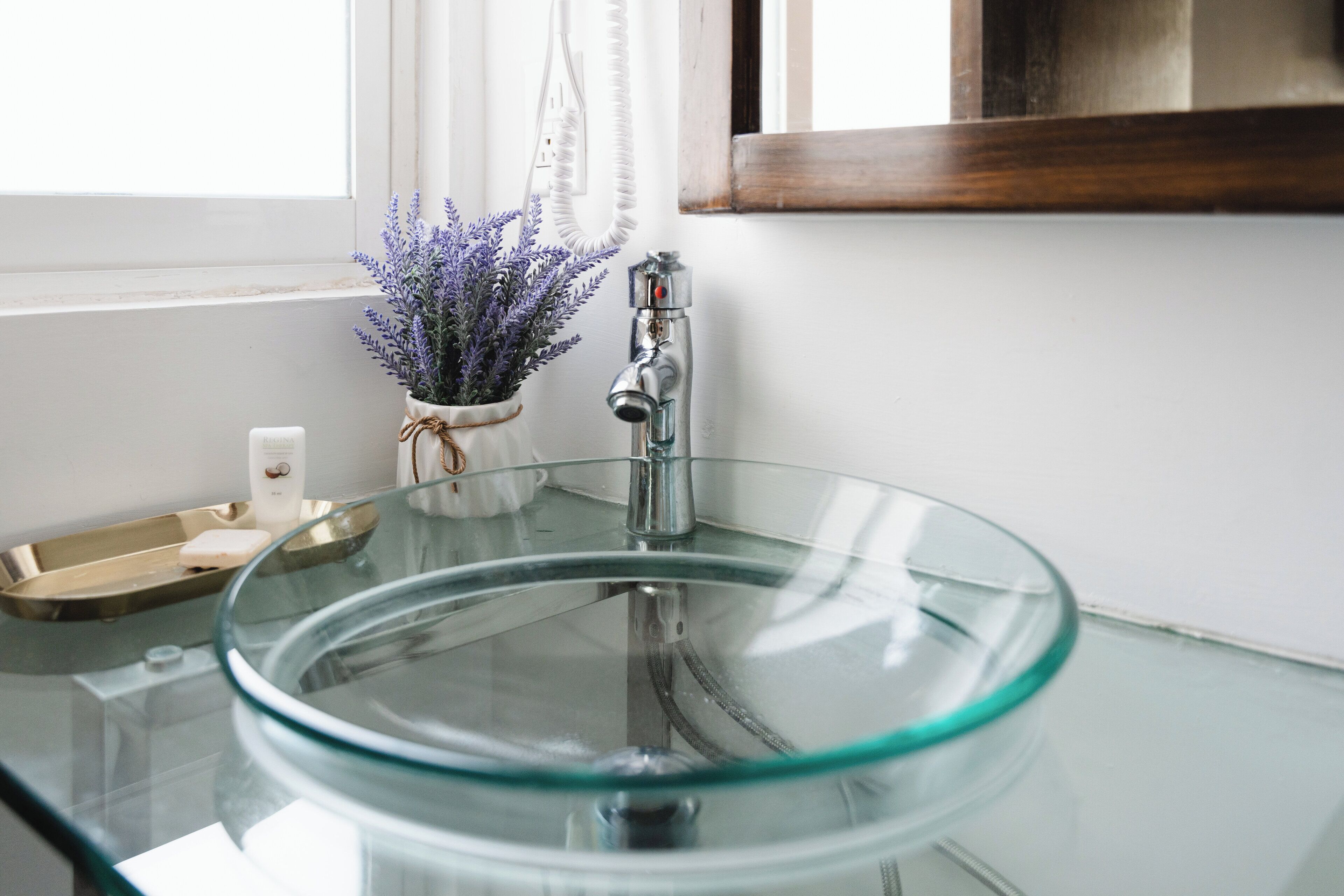 suite | bathroom | shower, free toiletries, heated floors, towels