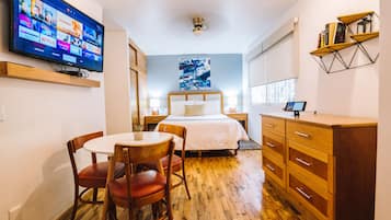 1 bedroom, premium bedding, pillow-top beds, minibar