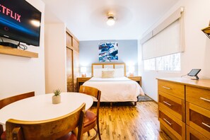 Premium-Apartment, 1 Queen-Bett und Schlafsofa, eigenes Bad, Stadtblick