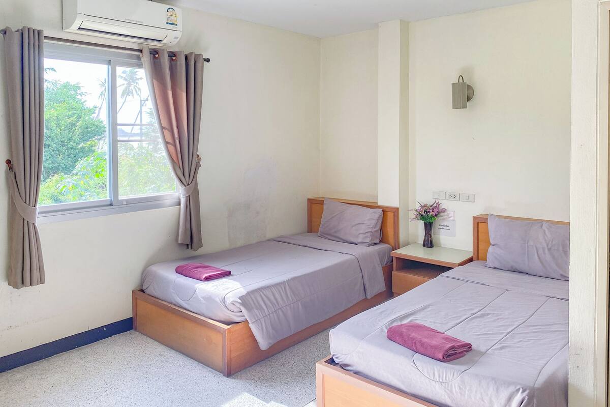 Chambre Supérieure, 2 lits une place | Bureau, rideaux occultants, Wi-Fi gratuit, draps fournis