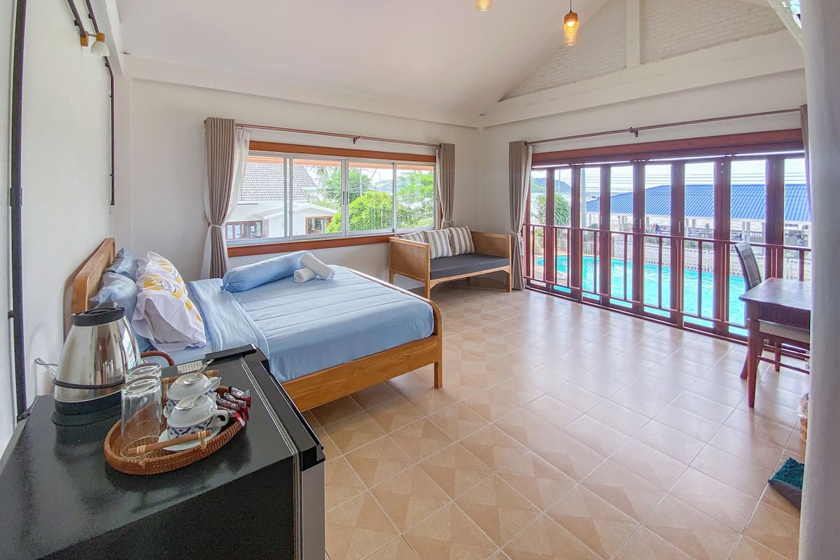 Premium Room, Sea View | Meja, langsir/tirai gelap terus, Wi-fi percuma, cadar katil