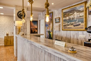 Reception - Hostal La Fonda (Cadaqués)