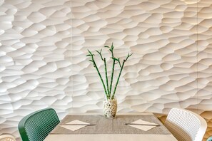 32-inch Smart TV with cable channels - Hostal La Fonda (Cadaqués)