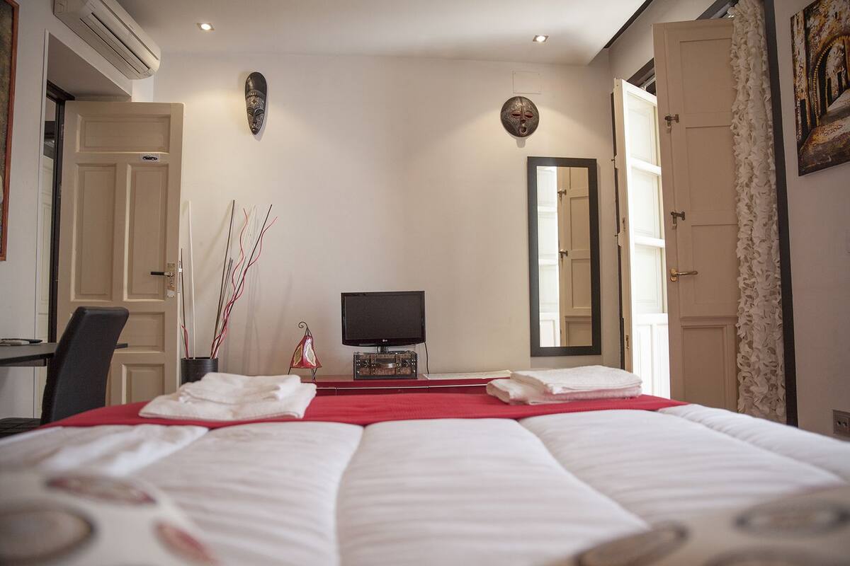 Habitación doble, baño privado (External) | 1 dormitorio y ropa de cama de alta calidad