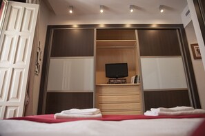 1 chambre, literie de qualité supérieure, fer et planche à repasser