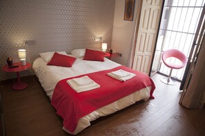 Double Room, Balcony | 1 bedroom, premium bedding, iron/ironing board, free WiFi - Villa Laura (Seville)