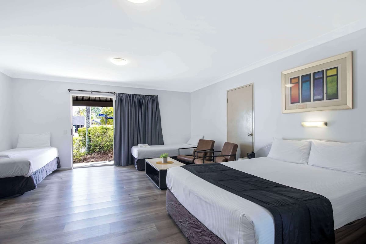 Superior Family Room | Verdunkelungsvorhänge, schallisolierte Zimmer, Bügeleisen/Bügelbrett