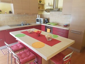 Leilighet – superior, 2 soverom | Spiseområde på rommet