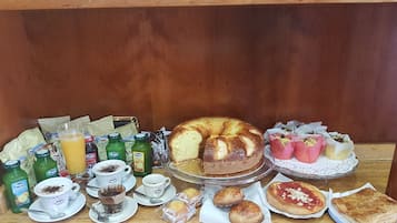 Desayuno de cocina local incluido todos los días