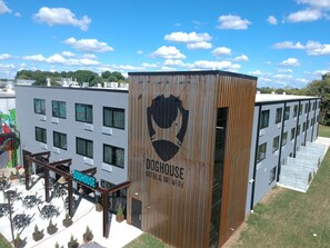 Exterior detail - DogHouse Columbus (Canal Winchester)