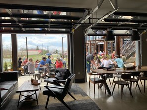 Lobby lounge - DogHouse Columbus (Canal Winchester)