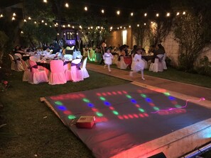 Outdoor banquet area - Hotel La Casa de Don Pedro (Antigua Guatemala)