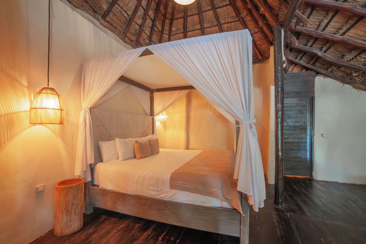 Ropa de cama de alta calidad, cubrecamas y colchones con pillow-top