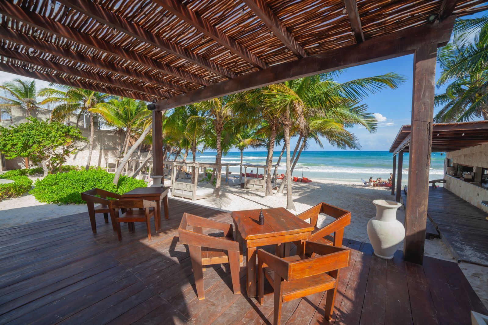 Breakfast and lunch served, beach views 