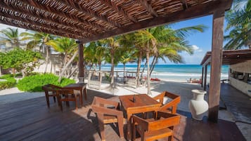 Breakfast and lunch served, beach views