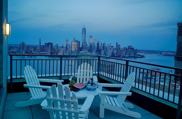 Penthouse Panoramique, 3 chambres, terrasse, vue ville | Terrasse/Patio