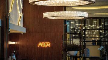 3 restaurantes; se sirven desayunos