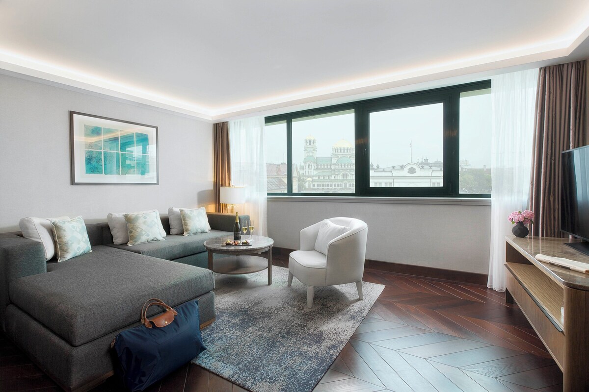 Suite, 1 habitación (Cathedral View) | Ropa de cama de alta calidad, edredones de plumas, caja fuerte