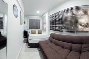 Minibar, coffres-forts dans les chambres, Wi-Fi gratuit, draps fournis