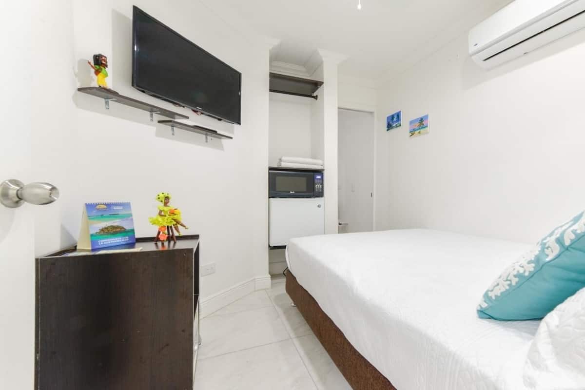 Minibar, in-room safe, free WiFi, bed sheets