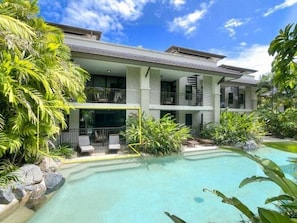 Luxury Swimout Apartment, 2 Bedrooms, Lagoonside | Terrasse/gårdhave