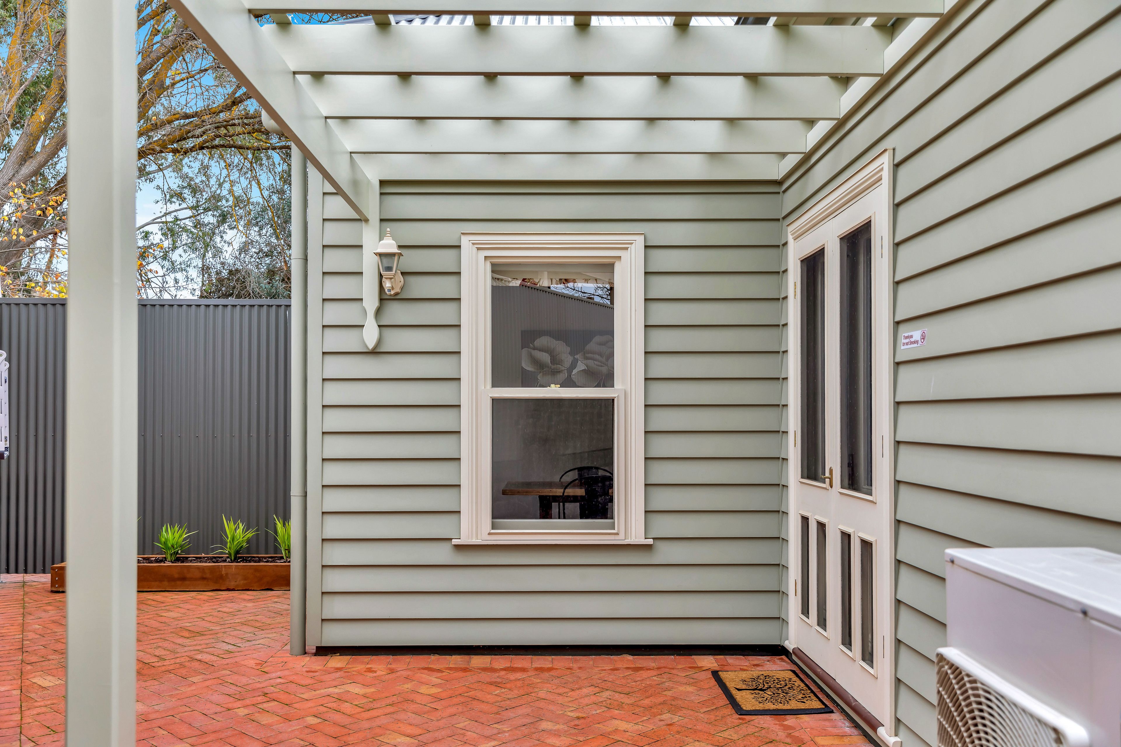 Grandview Accommodation - The Flaxley Apartments — image 12