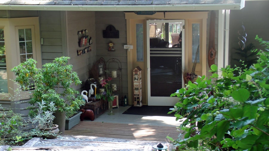Inn to the Woods B&B