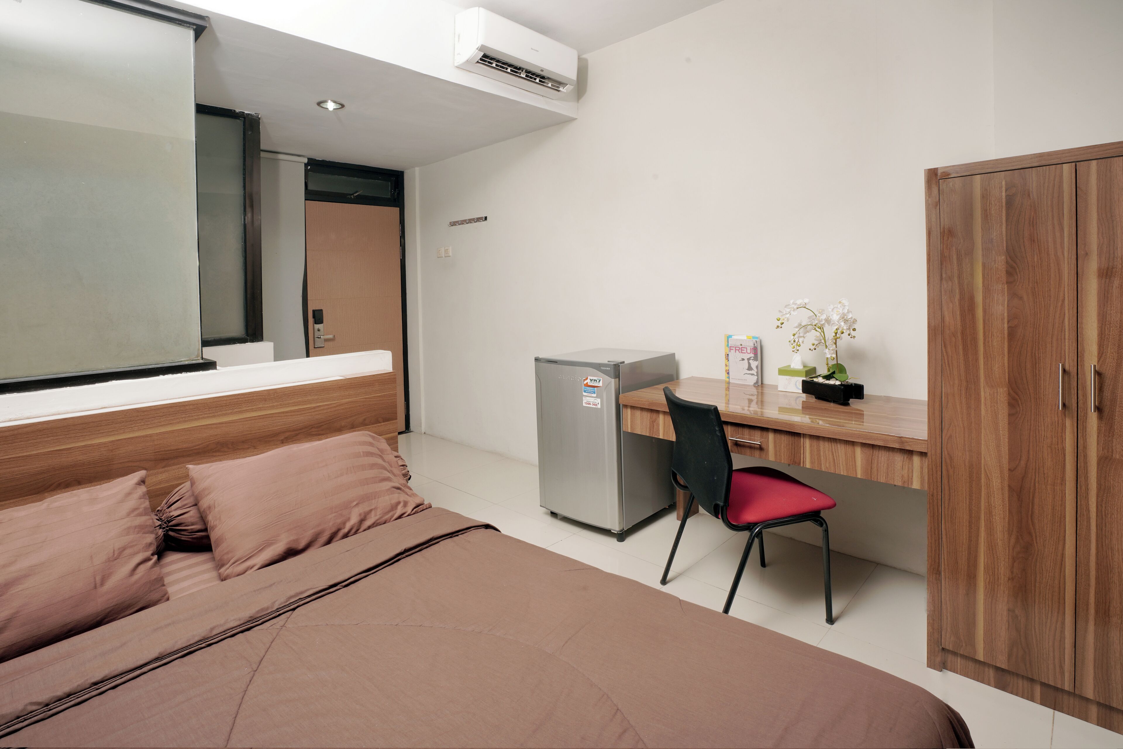 Deluxe Room | Desk, free WiFi