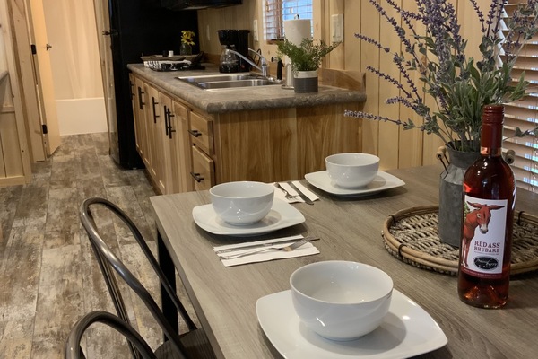 Bungalow, Multiple Beds, Kitchenette | In-room dining