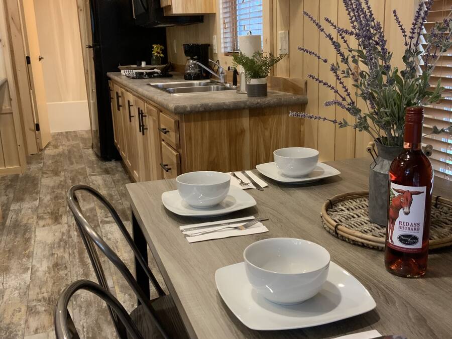 Bungalow, Multiple Beds, Kitchenette | In-room dining