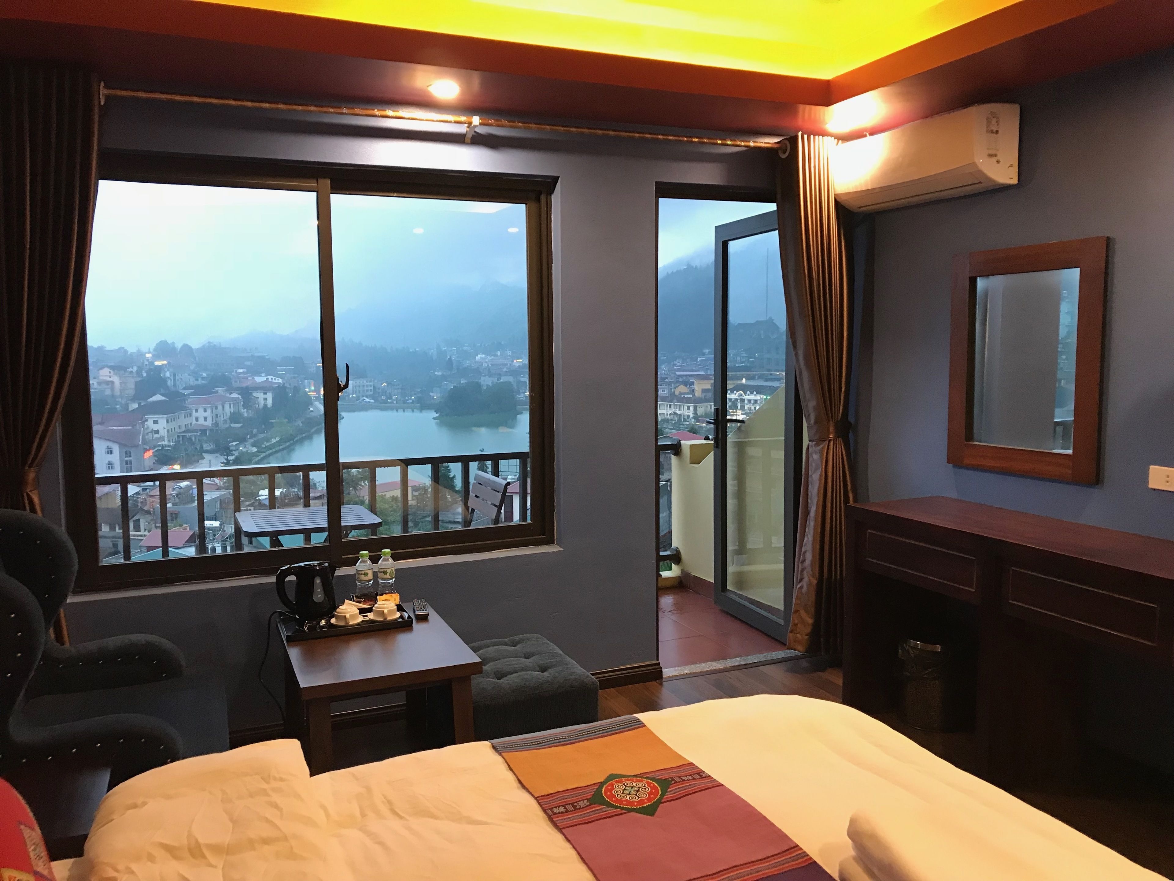 deluxe double or twin with mountain view | premium bedding, down duvets, minibar, in-room safe