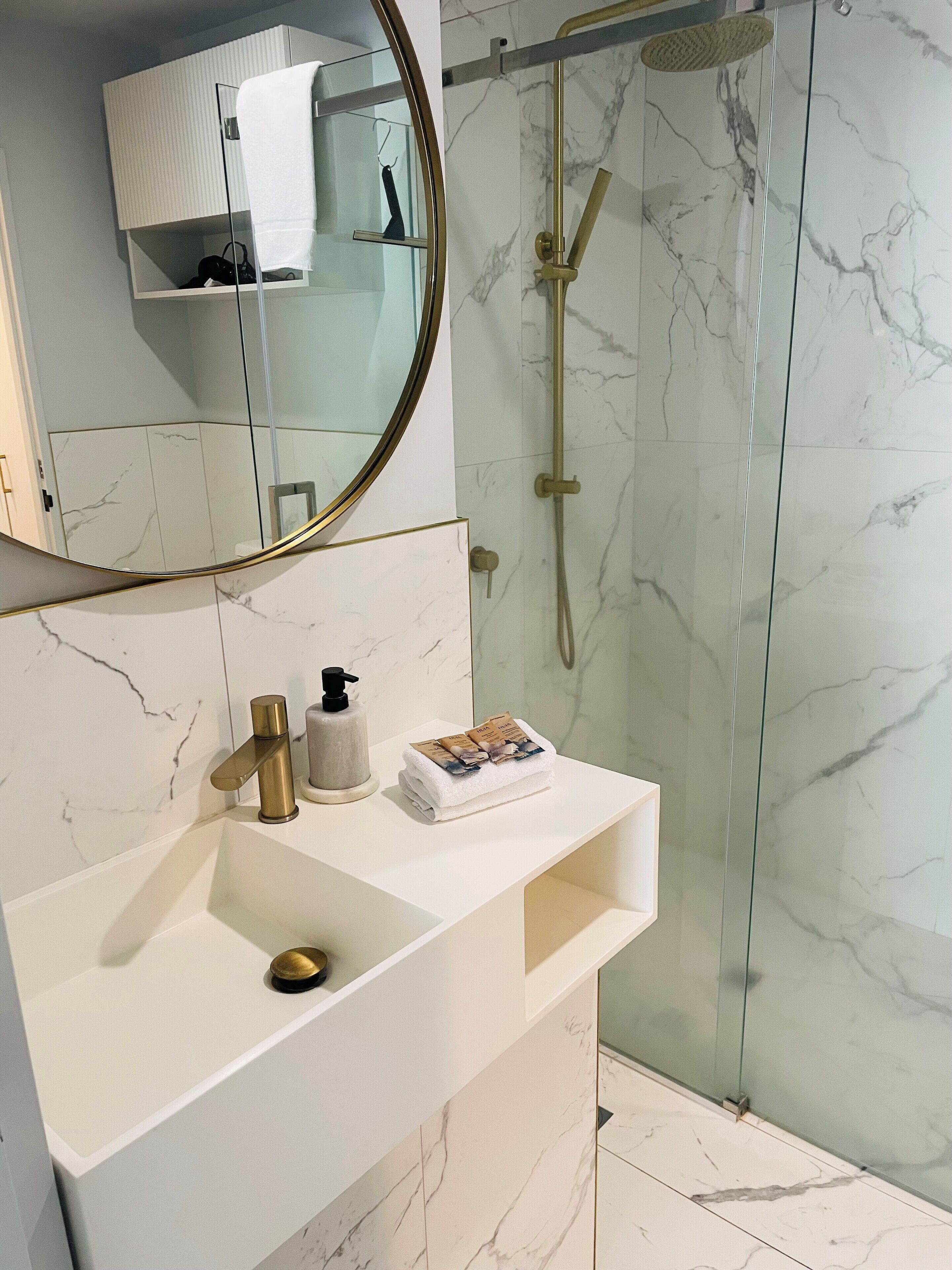 one bedroom courtyard apartment | bathroom | deep-soaking bathtub, free toiletries, hair dryer, towels