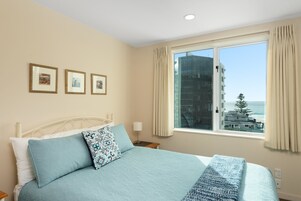 公寓, 2 张大床 | 高档床上用品、特色装修、特色家居、熨斗/熨衣板