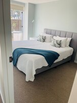 公寓, 露台 | 高档床上用品、特色装修、特色家居、熨斗/熨衣板