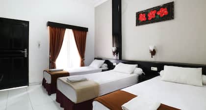Warapsari Inn