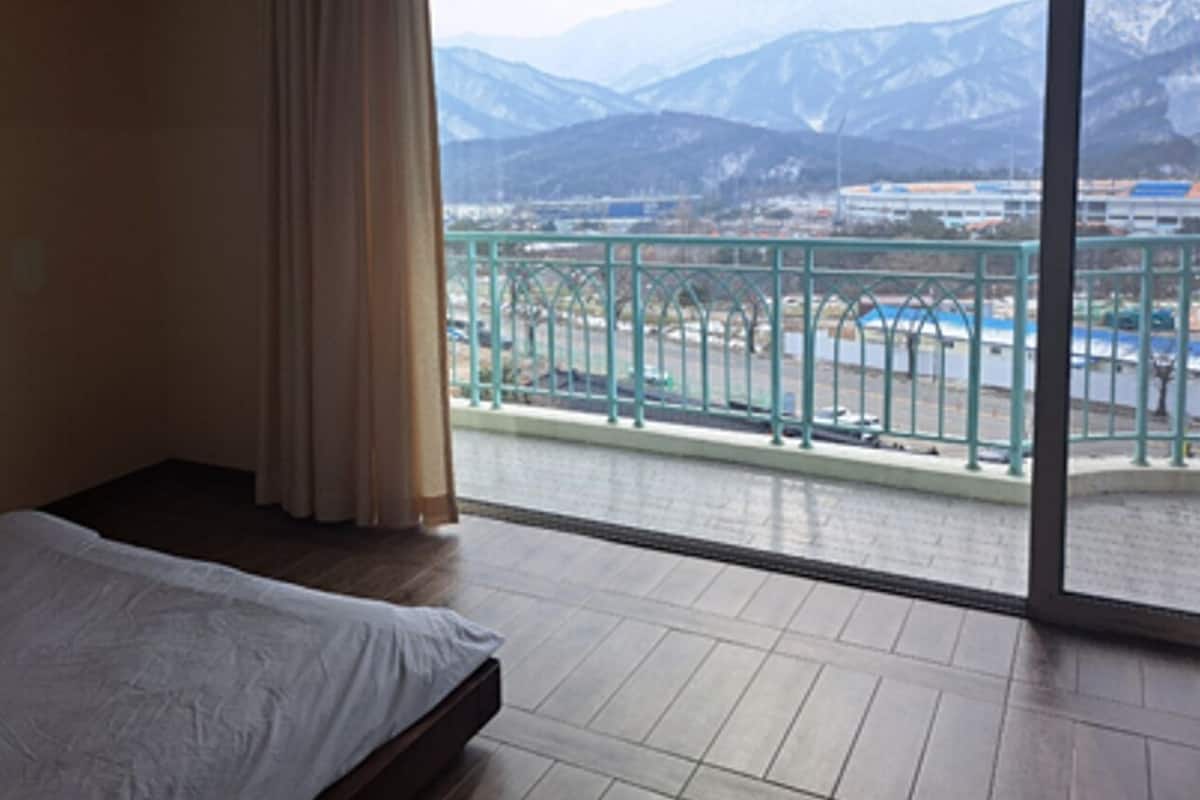Deluxe Room (26PY / Bed or Ondol randomly assigned)