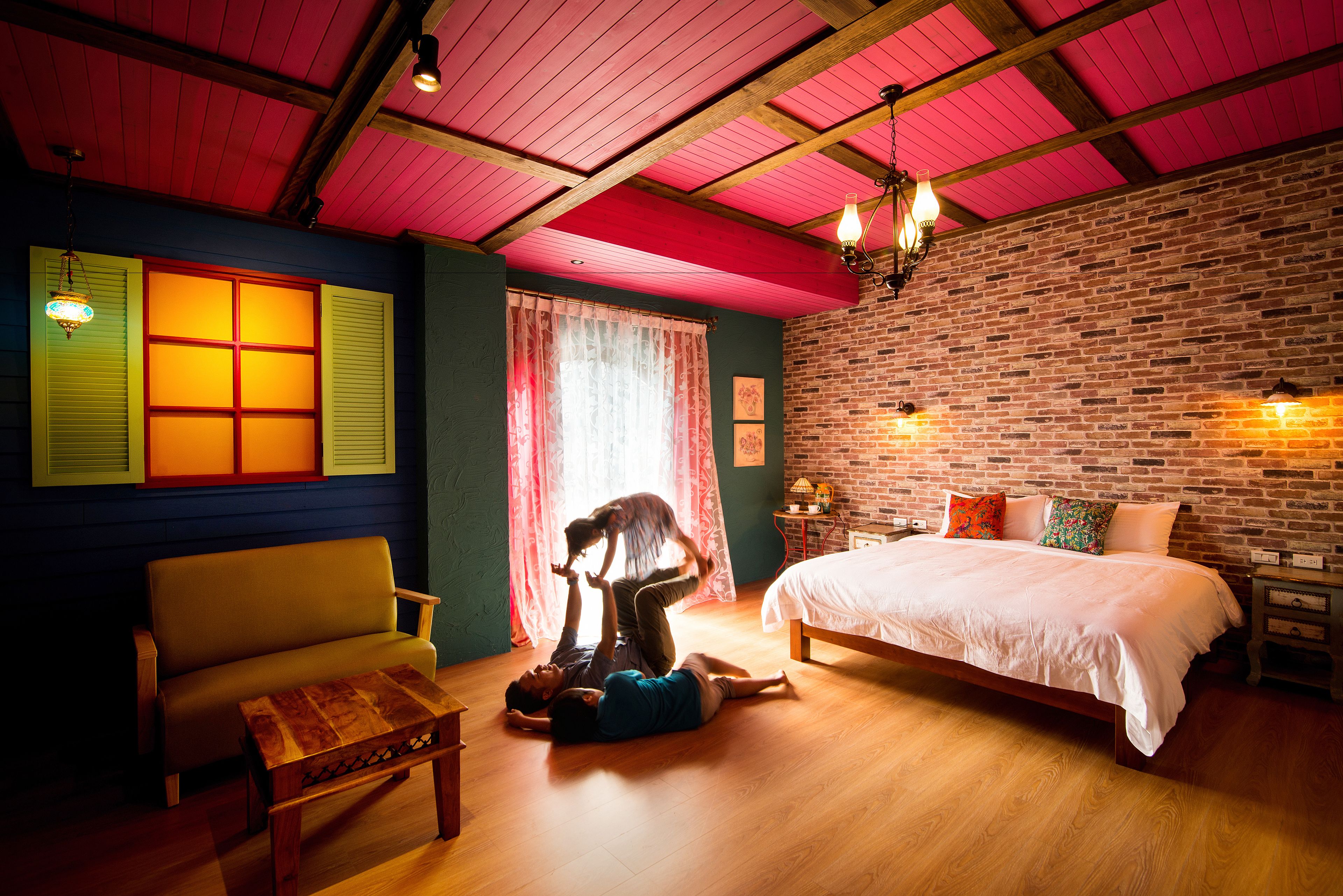 Senior Double Room, 1 Queen Bed | Desk, laptop workspace, blackout drapes, soundproofing