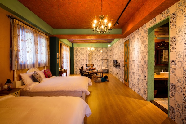 Comfort Quadruple Room | Desk, laptop workspace, blackout drapes, soundproofing