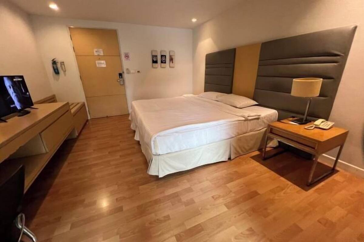 Minibar, rideaux d’obscurcissement, accès au Wi-Fi (inclus)