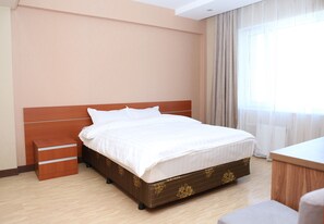 Basic Studio | Desk, blackout drapes, free WiFi - Mount Bogd Apartment (Ulaanbaatar)