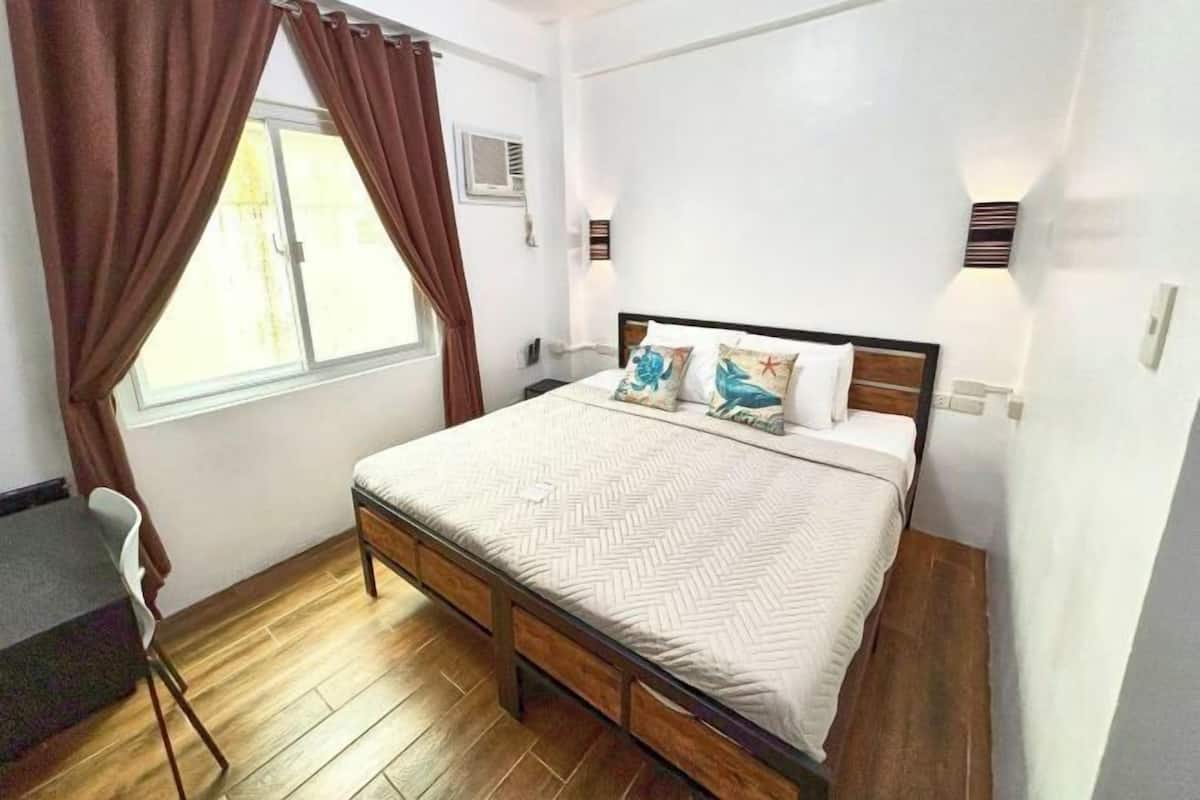 1 Schlafzimmer, Zimmersafe, Schreibtisch, kostenloses WLAN