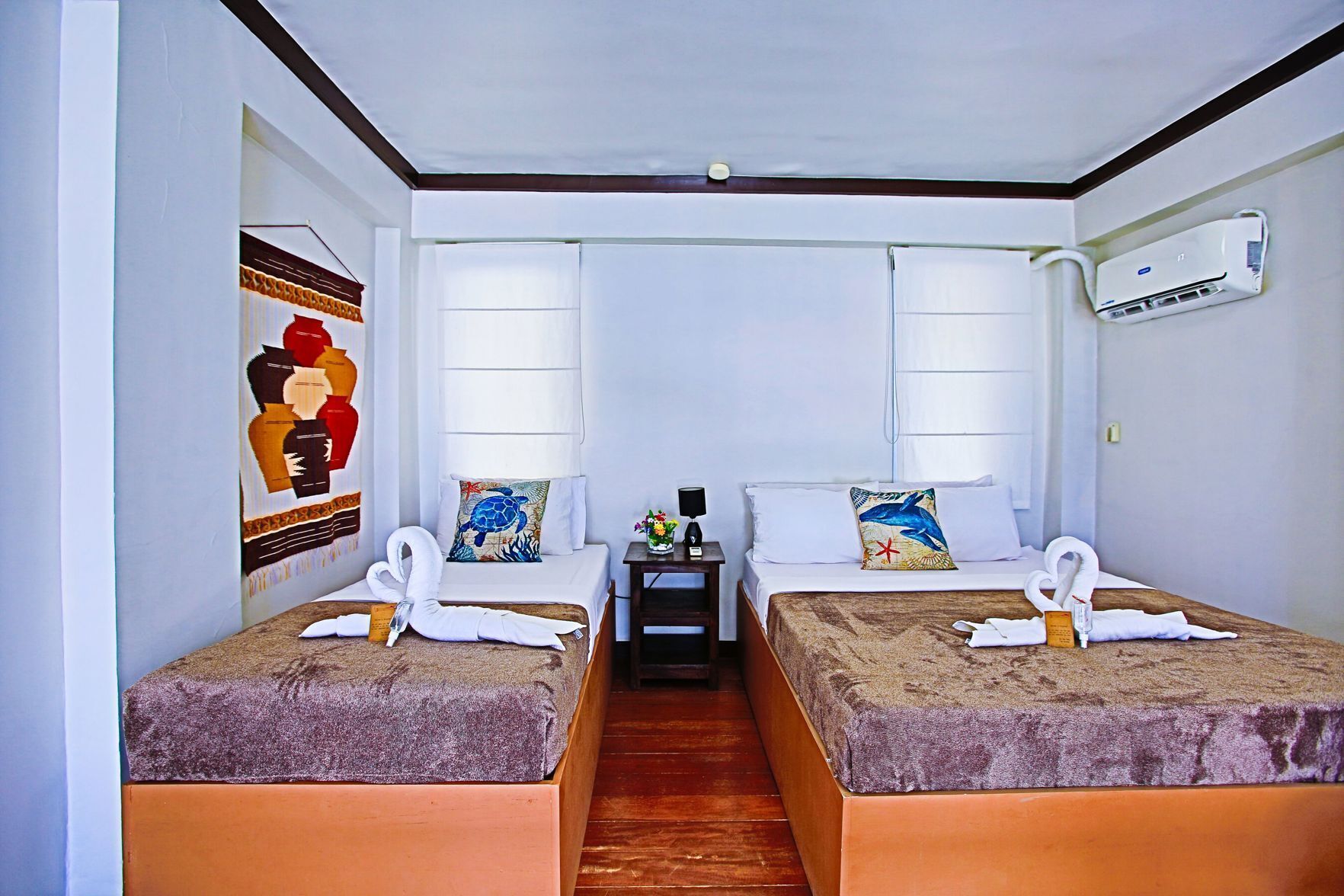 Coffres-forts dans les chambres, bureau, Wi-Fi gratuit, draps fournis