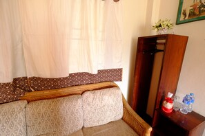 Luxury Triple Room | Living area