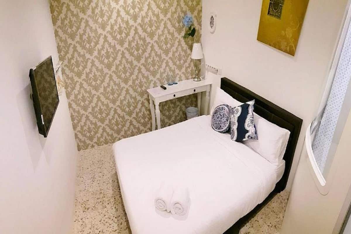 Desk, iron/ironing board, free WiFi