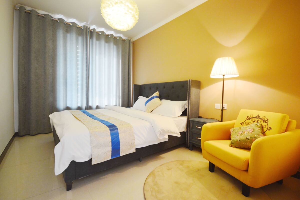 Romantische Suite | Schreibtisch, Verdunkelungsvorhänge, kostenloses WLAN