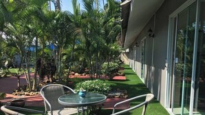 Garden View with A/C | Terrasse/patio