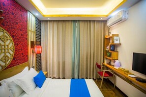 Desk, blackout curtains, soundproofing, free WiFi - Home Of Heart Inn (Zhangjiajie)