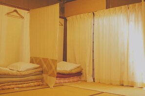 Shared Dormitory, Women only | Free WiFi - Gojo Guest House - Hostel (Kyoto)