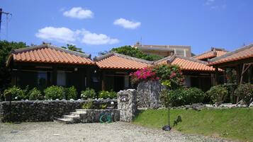 Entrée de l’hébergement